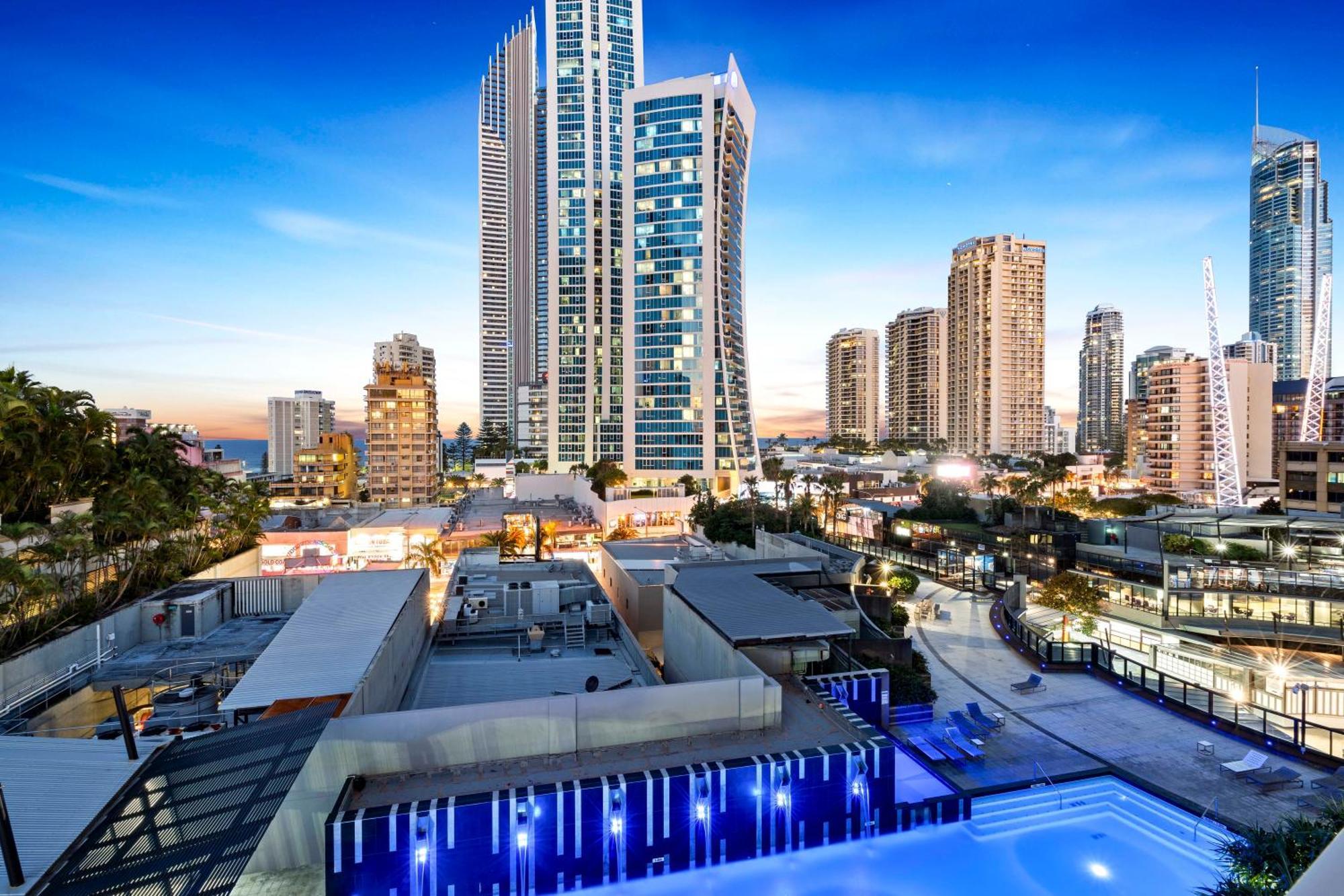 Circle On Cavill - Self Contained & Privately Managed Apartments - Wow Stay Gold Coast Kültér fotó