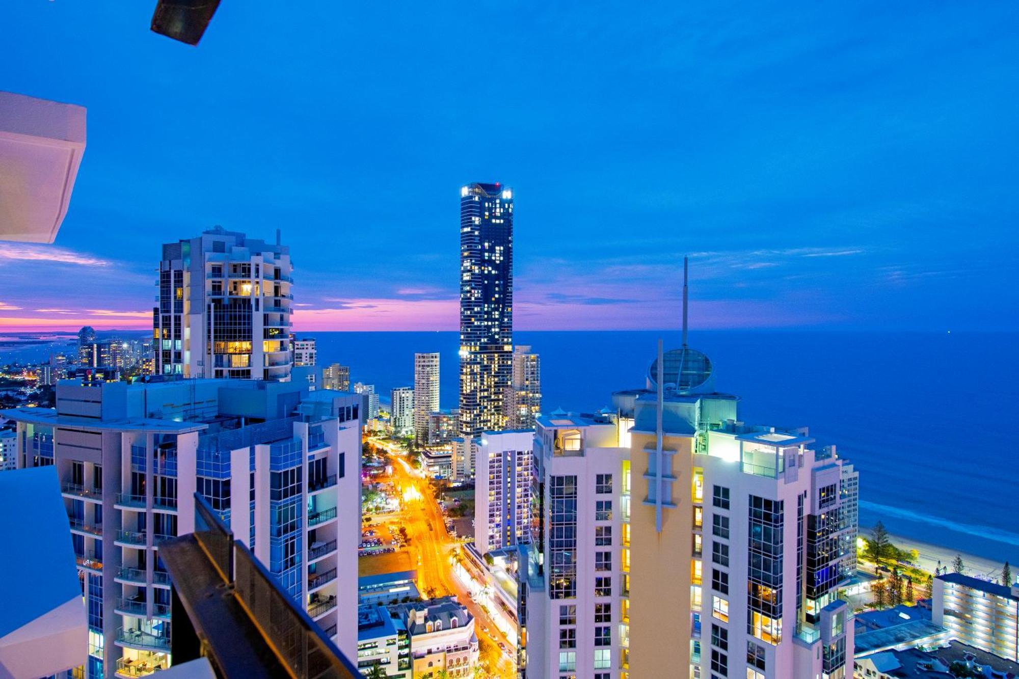 Circle On Cavill - Self Contained & Privately Managed Apartments - Wow Stay Gold Coast Kültér fotó