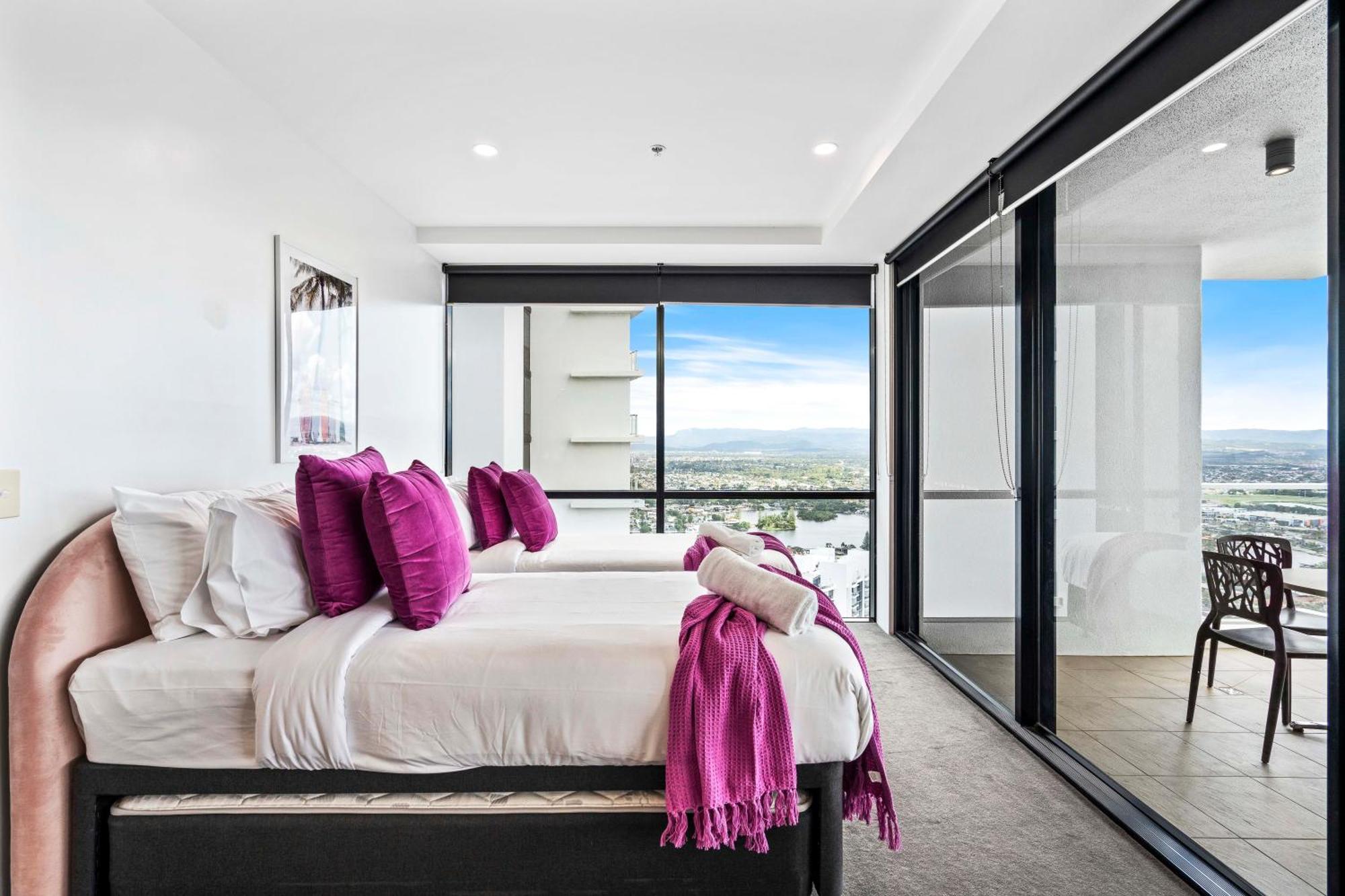 Circle On Cavill - Self Contained & Privately Managed Apartments - Wow Stay Gold Coast Kültér fotó