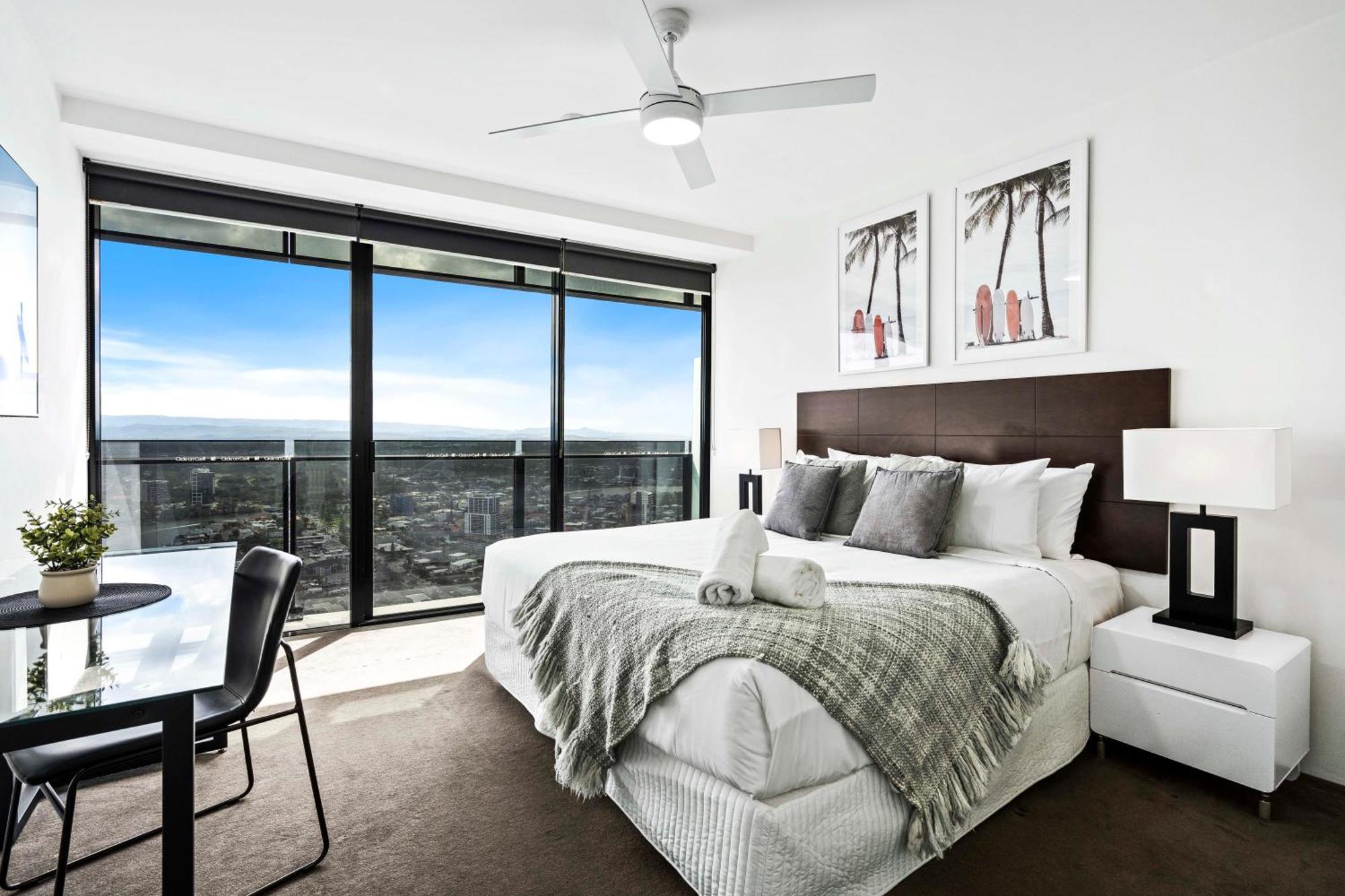 Circle On Cavill - Self Contained & Privately Managed Apartments - Wow Stay Gold Coast Kültér fotó