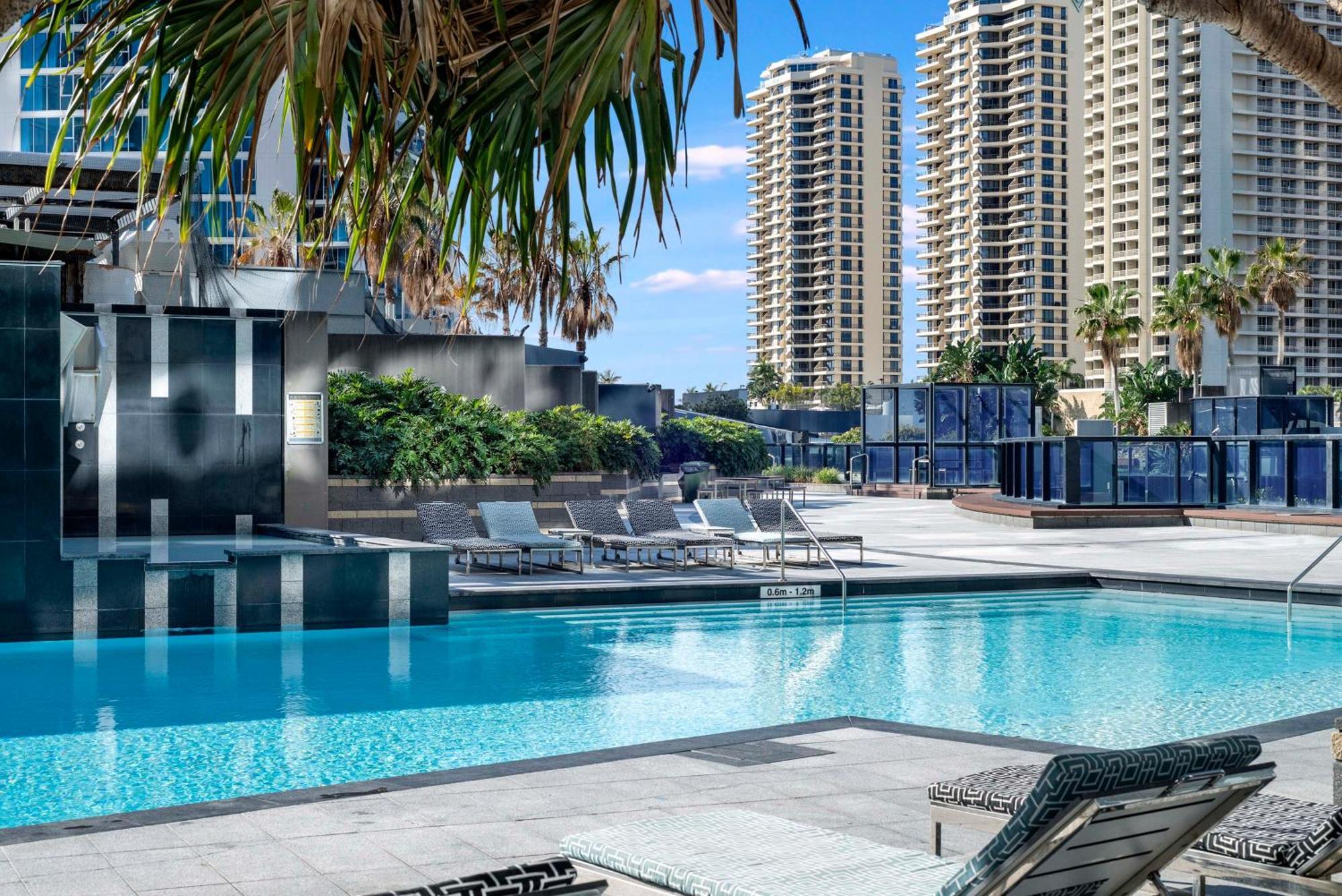 Circle On Cavill - Self Contained & Privately Managed Apartments - Wow Stay Gold Coast Kültér fotó