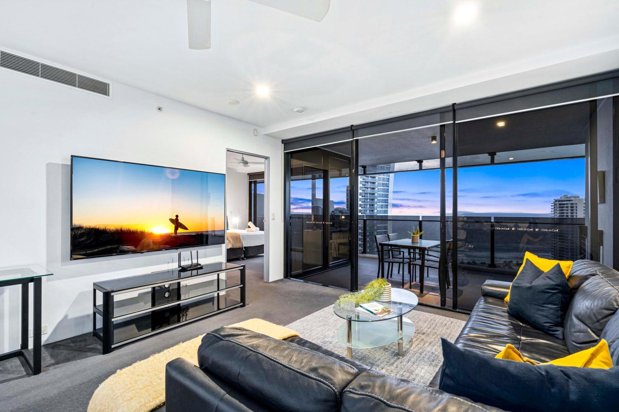 Circle On Cavill - Self Contained & Privately Managed Apartments - Wow Stay Gold Coast Kültér fotó