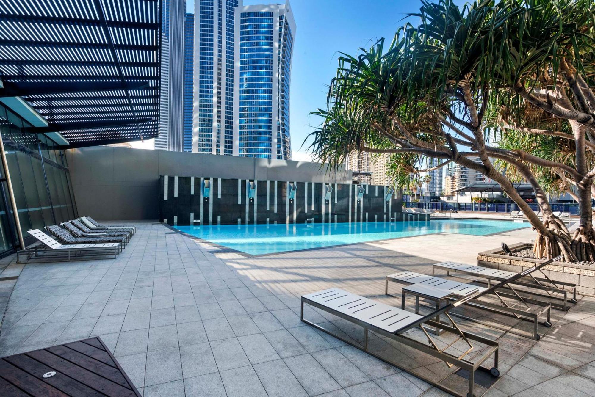 Circle On Cavill - Self Contained & Privately Managed Apartments - Wow Stay Gold Coast Kültér fotó