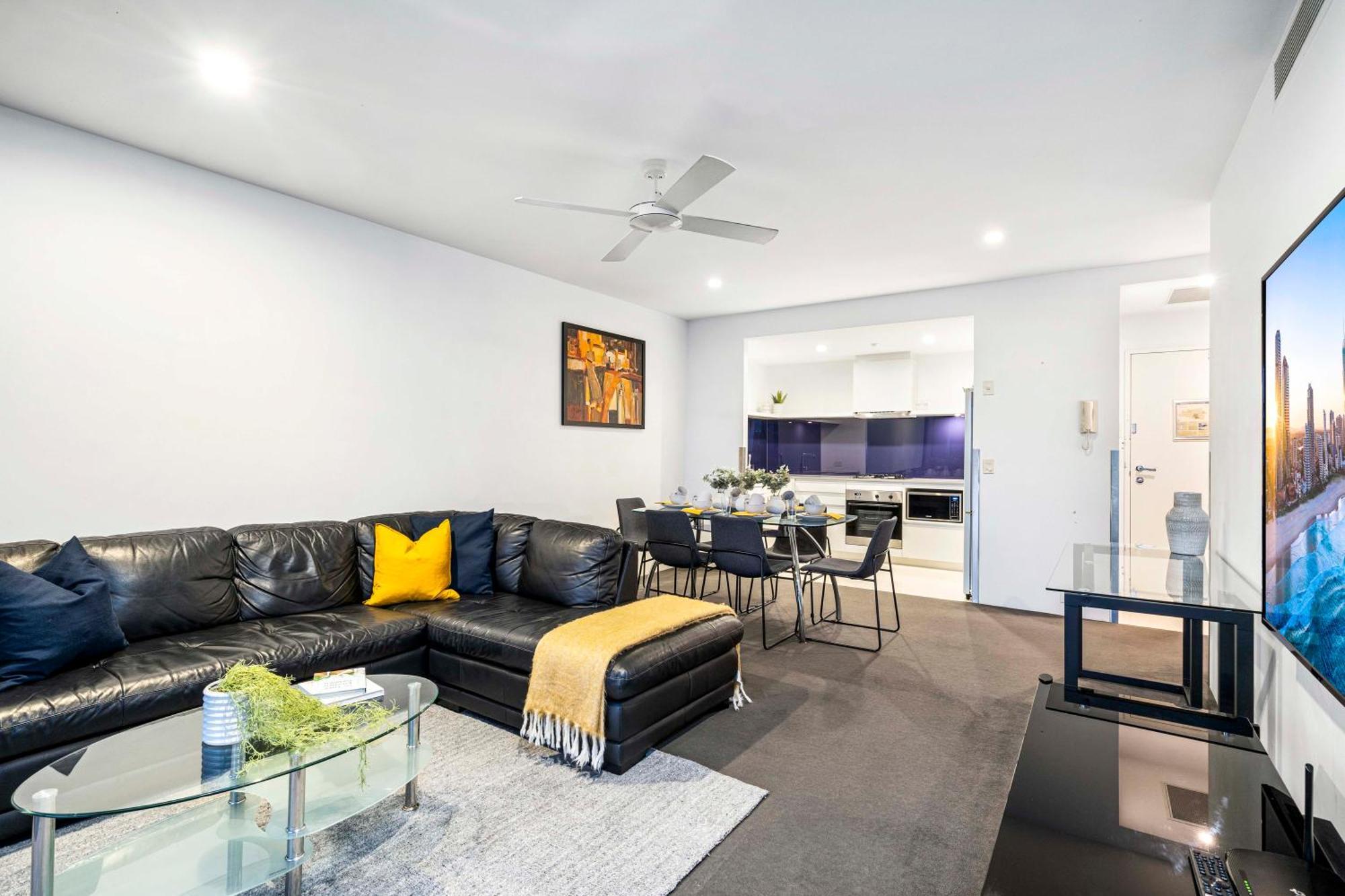 Circle On Cavill - Self Contained & Privately Managed Apartments - Wow Stay Gold Coast Kültér fotó